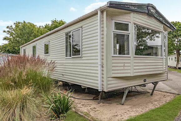 Gold 2 Bed, Slps 6 Access. Parking deck sea view P - Thorness Bay, Thorness, Nr Cowes