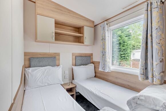 Gold 2 Bed, Slps 6 Access. Parking deck sea view P - Thorness Bay, Thorness, Nr Cowes