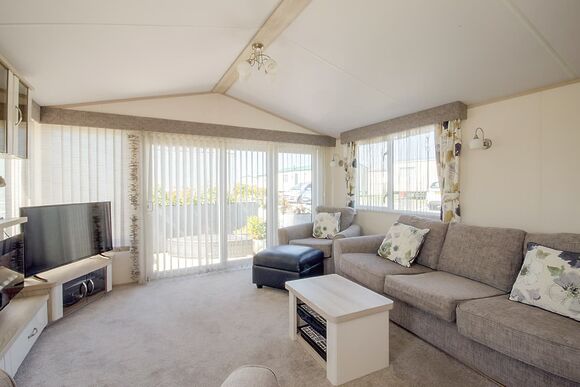 Platinum 2 Caravan with Decking - Pentire Coastal Holiday Park, Bude