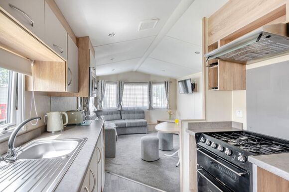 Bronze 3, Slps 8, parking P, Bronze 3 Caravan with parking - Ty Mawr, Towyn