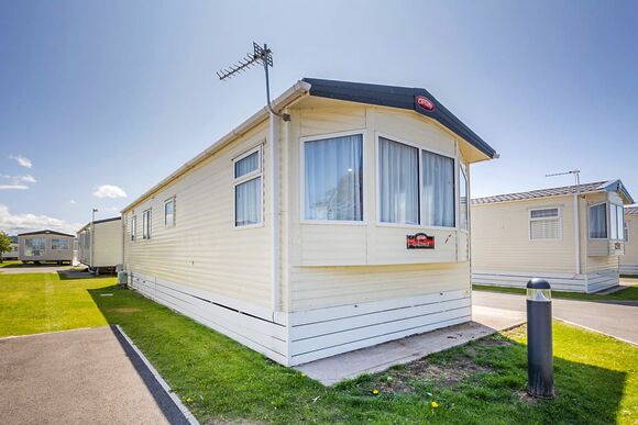 Gold 3 Bedroom Caravan, Sleeps 8 - Ty Mawr, Towyn