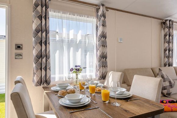 Gold 3 Bedroom Caravan, Sleeps 8 - Ty Mawr, Towyn