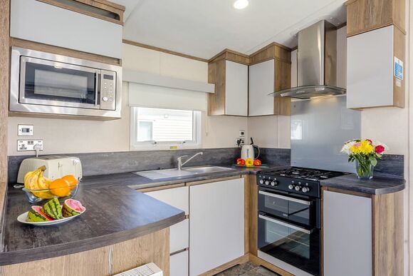 Gold 3 Bedroom Caravan, Sleeps 8 - Ty Mawr, Towyn