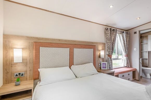 Gold Premium Caravan with parking, ensuite & decking - Ty Mawr, Towyn