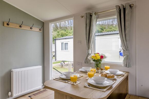 Silver 2, Slps 6, parking P, Silver Caravan with parking - Ty Mawr, Towyn