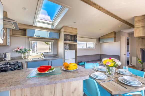 Silver 3, Slps 6, parking, ensuite P, Silver Caravan with parking & ensuite - Ty Mawr, Towyn