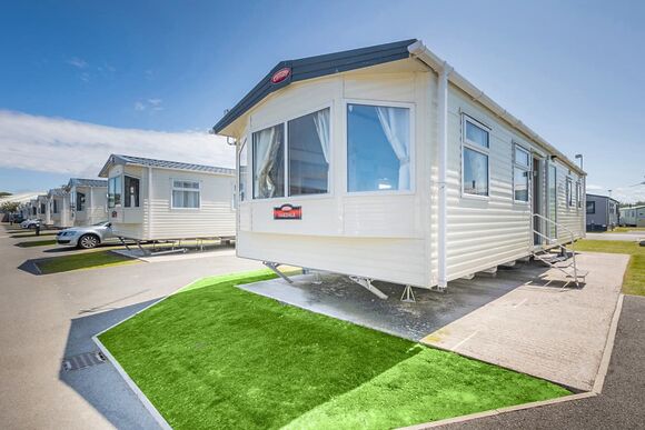 Silver Premium Caravan with parking & decking - Ty Mawr, Towyn