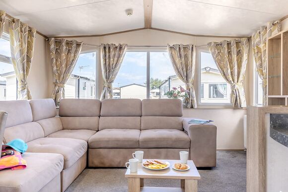 Silver Premium Caravan with parking & decking - Ty Mawr, Towyn