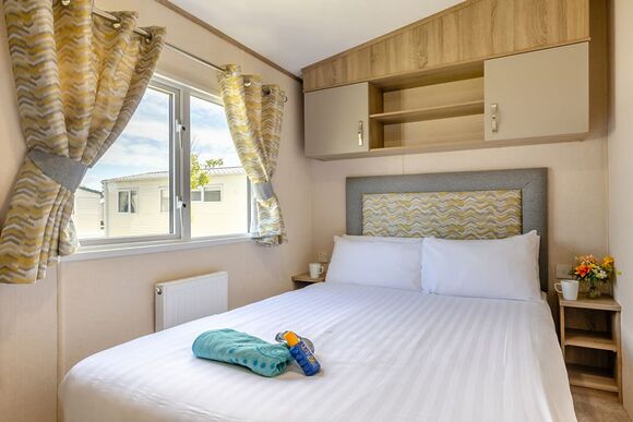 Silver Premium Caravan with parking & decking - Ty Mawr, Towyn