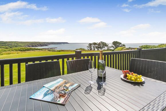 Deluxe 3 Lodge with parking, ensuite & decking - Ty Mawr, Towyn