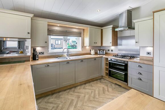 Deluxe 3, Slps 6, parking, ensuite, decking P, Deluxe 3 Lodge with parking, ensuite & decking - Ty Mawr, Towyn