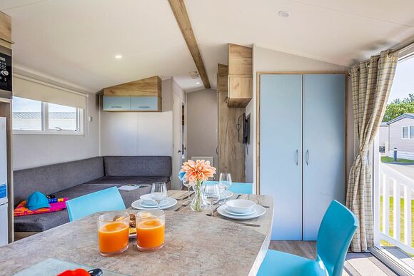 Gold Caravan with parking & ensuite - Ty Mawr, Towyn