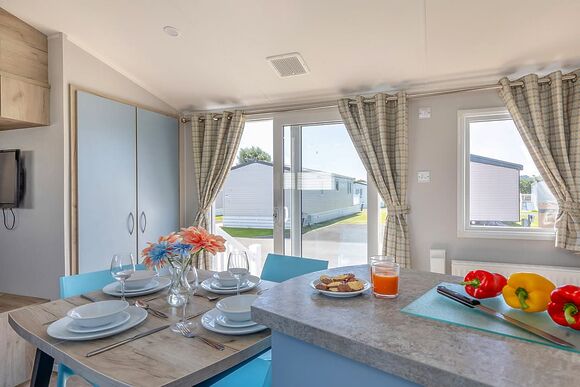 Gold Caravan with parking & ensuite - Ty Mawr, Towyn