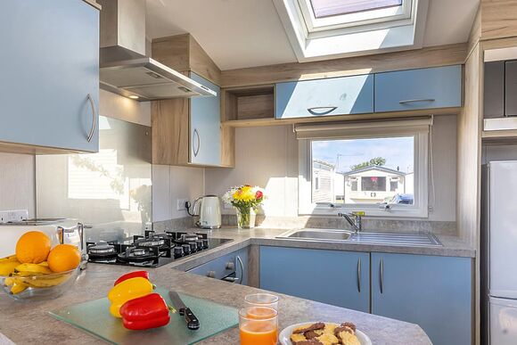 Gold Caravan with parking & ensuite - Ty Mawr, Towyn