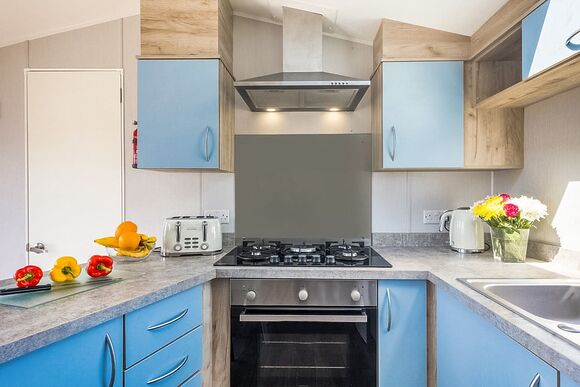 Gold Caravan with parking & ensuite - Ty Mawr, Towyn