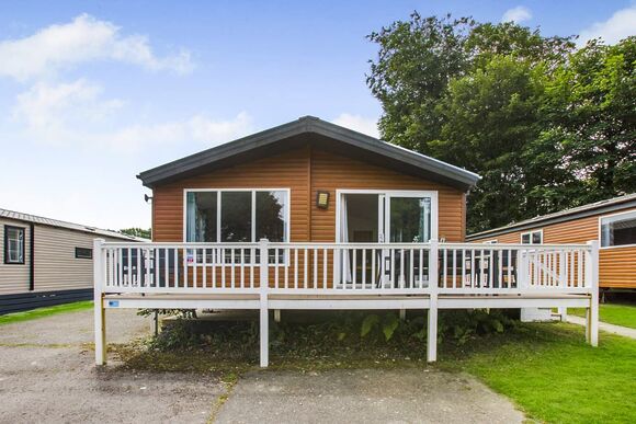 Prestige Lodge with ensuite & decking - Ty Mawr, Towyn