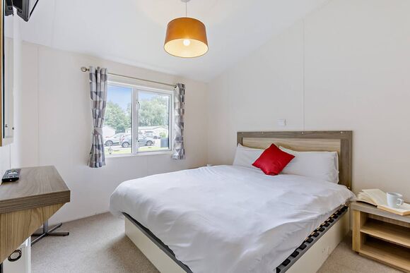 Prestige 3 Lodge with ensuite & decking - Ty Mawr, Towyn