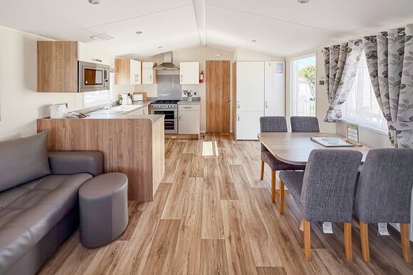Purn Gold 6 (Pet) - Riverside Holiday Village, Bleadon, Weston-Super-Mare