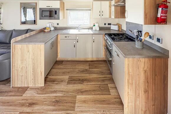 Purn Gold 6 (Pet) - Riverside Holiday Village, Bleadon, Weston-Super-Mare