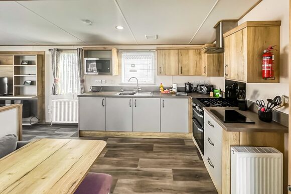 Platinum 2 - Riverside Holiday Village, Bleadon, Weston-Super-Mare