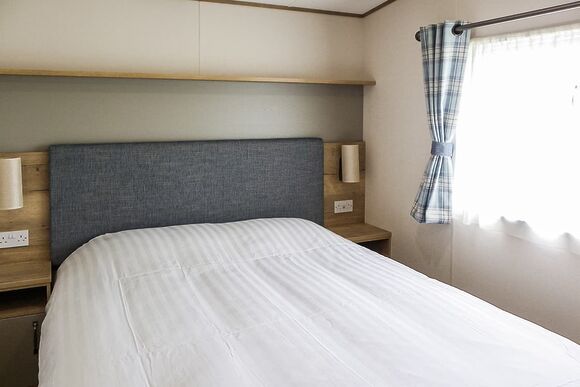 Platinum 2 - Riverside Holiday Village, Bleadon, Weston-Super-Mare
