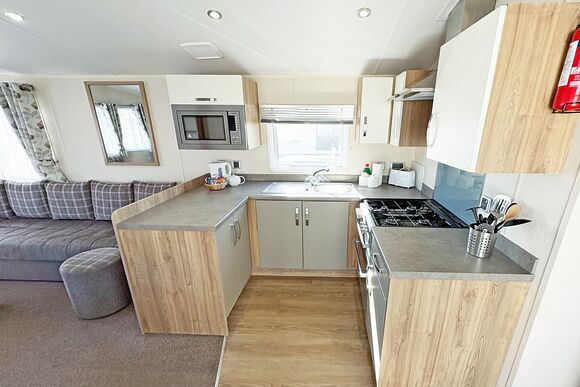 Purn Gold 8 - Riverside Holiday Village, Bleadon, Weston-Super-Mare