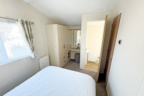 Purn Gold 8 - Riverside Holiday Village, Bleadon, Weston-Super-Mare