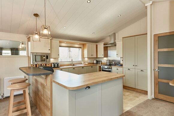 Windermere Lodge - White Cross Bay, Lake Windermere