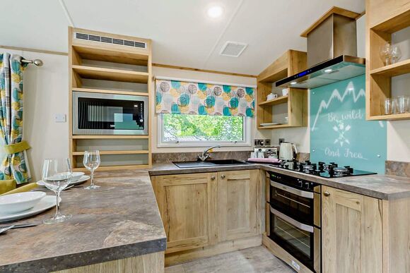 Bronze Premium Caravan with parking & ensuite - White Cross Bay, Lake Windermere