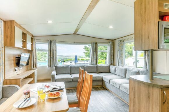 Silver Caravan with parking - White Cross Bay, Lake Windermere