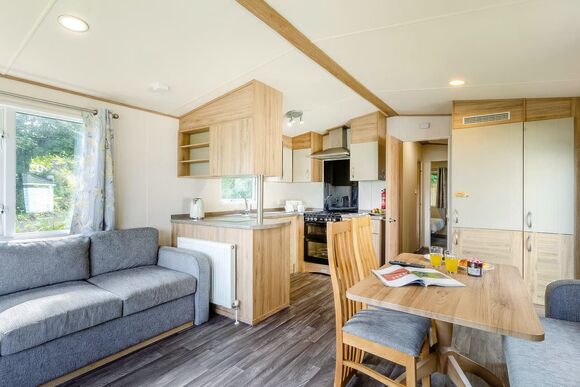 Silver Caravan with parking - White Cross Bay, Lake Windermere