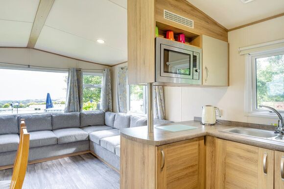 Silver Caravan with parking - White Cross Bay, Lake Windermere