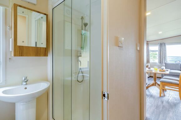 Silver Caravan with parking - White Cross Bay, Lake Windermere