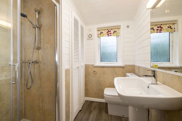Superior Lodge with parking, Superior 3, Slps 6, parking P - White Cross Bay, Lake Windermere