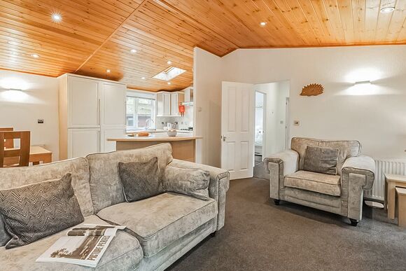 Superior 2 Lodge with parking, ensuite & decking - White Cross Bay, Lake Windermere