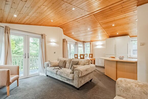 Superior 2 Lodge with parking, ensuite & decking - White Cross Bay, Lake Windermere