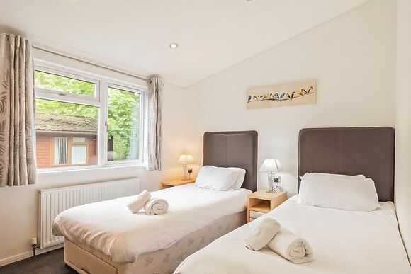 Superior 2 Lodge with parking, ensuite & decking - White Cross Bay, Lake Windermere