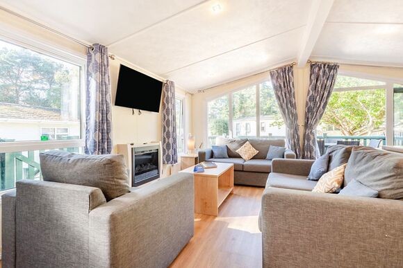 Superior Lodge with ensuite & decking, Superior Lodge with ensuite & decking P - White Cross Bay, Lake Windermere