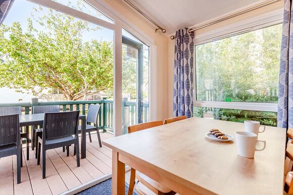 Superior Lodge with ensuite & decking P, Superior Lodge with ensuite & decking - White Cross Bay, Lake Windermere