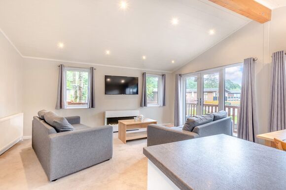 Superior Lodge with parking, ensuite, decking & lake view, Superior 2 Lodge slps 4 parking, ensuite, deck, LV - White Cross Bay, Lake Windermere