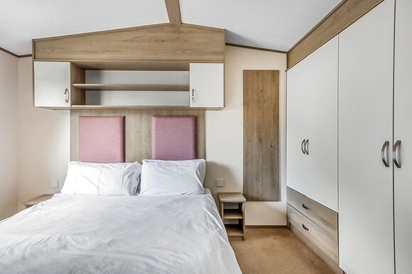 Gold 2 Bedroom Caravan, Sleeps 6 - Weeley Bridge, Clacton-on-Sea