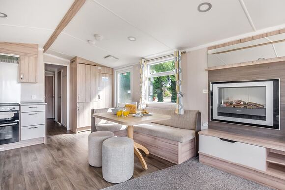 Gold 3 Bedroom Caravan, Sleeps 8. With decking - Weeley Bridge, Clacton-on-Sea