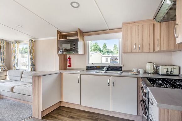 Gold 3 Bedroom Caravan, Sleeps 8. With decking - Weeley Bridge, Clacton-on-Sea