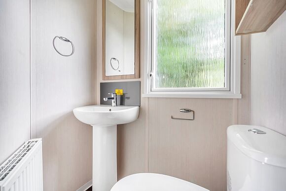 Gold 3 Bedroom Caravan, Sleeps 8. With decking - Weeley Bridge, Clacton-on-Sea