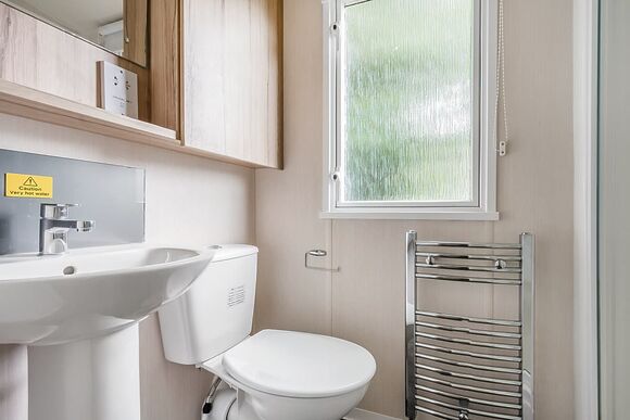 Gold 3 Bedroom Caravan, Sleeps 8. With decking - Weeley Bridge, Clacton-on-Sea