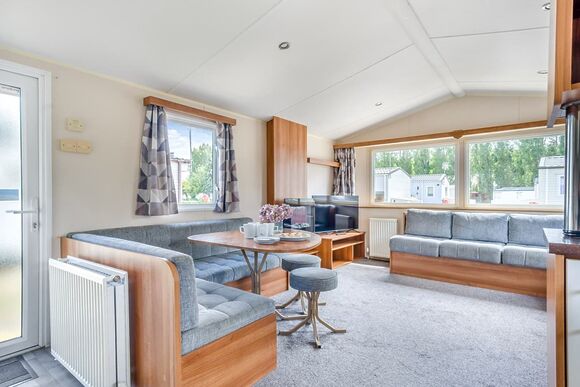 Silver 2 Bedroom Caravan, Sleeps 6 - Weeley Bridge, Clacton-on-Sea