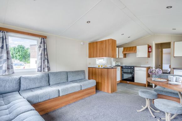 Silver 2 Bedroom Caravan, Sleeps 6 - Weeley Bridge, Clacton-on-Sea