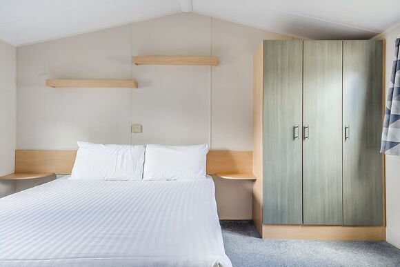 Silver 2 Bedroom Caravan, Sleeps 6 - Weeley Bridge, Clacton-on-Sea