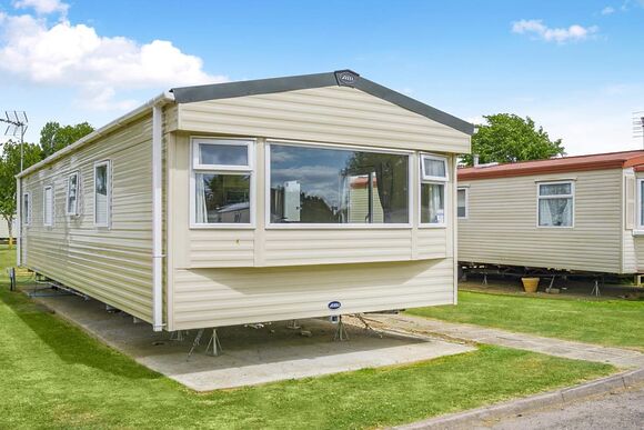 Silver Caravan with decking - Weeley Bridge, Clacton-on-Sea