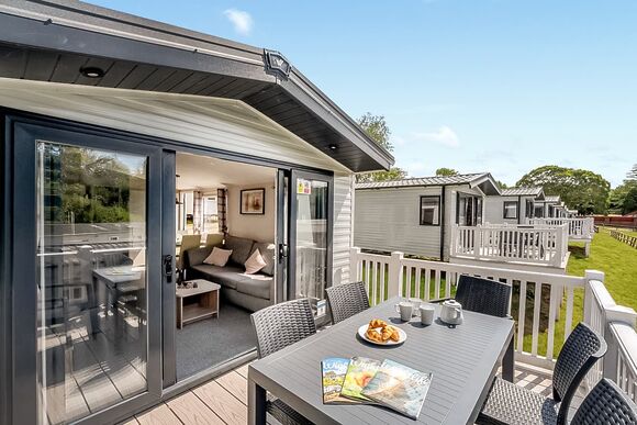 Silver Premium Caravan with decking - Weeley Bridge, Clacton-on-Sea